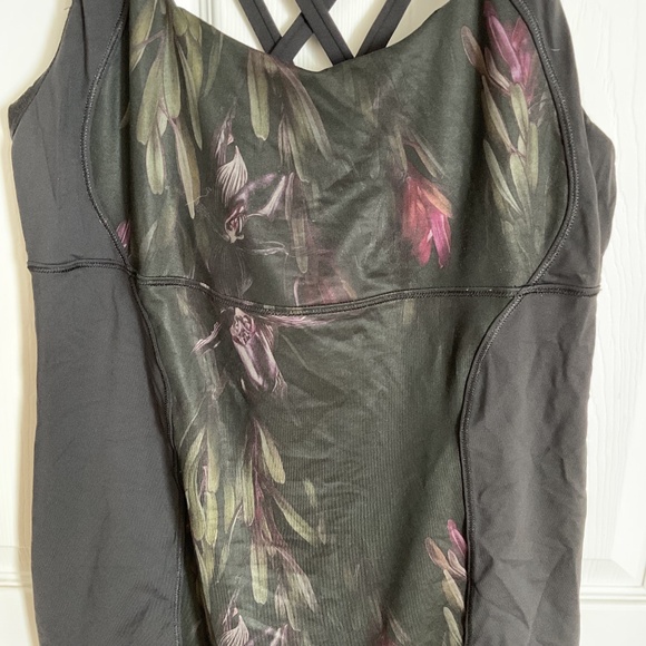 Lululemon Tank Top - Picture 1 of 8